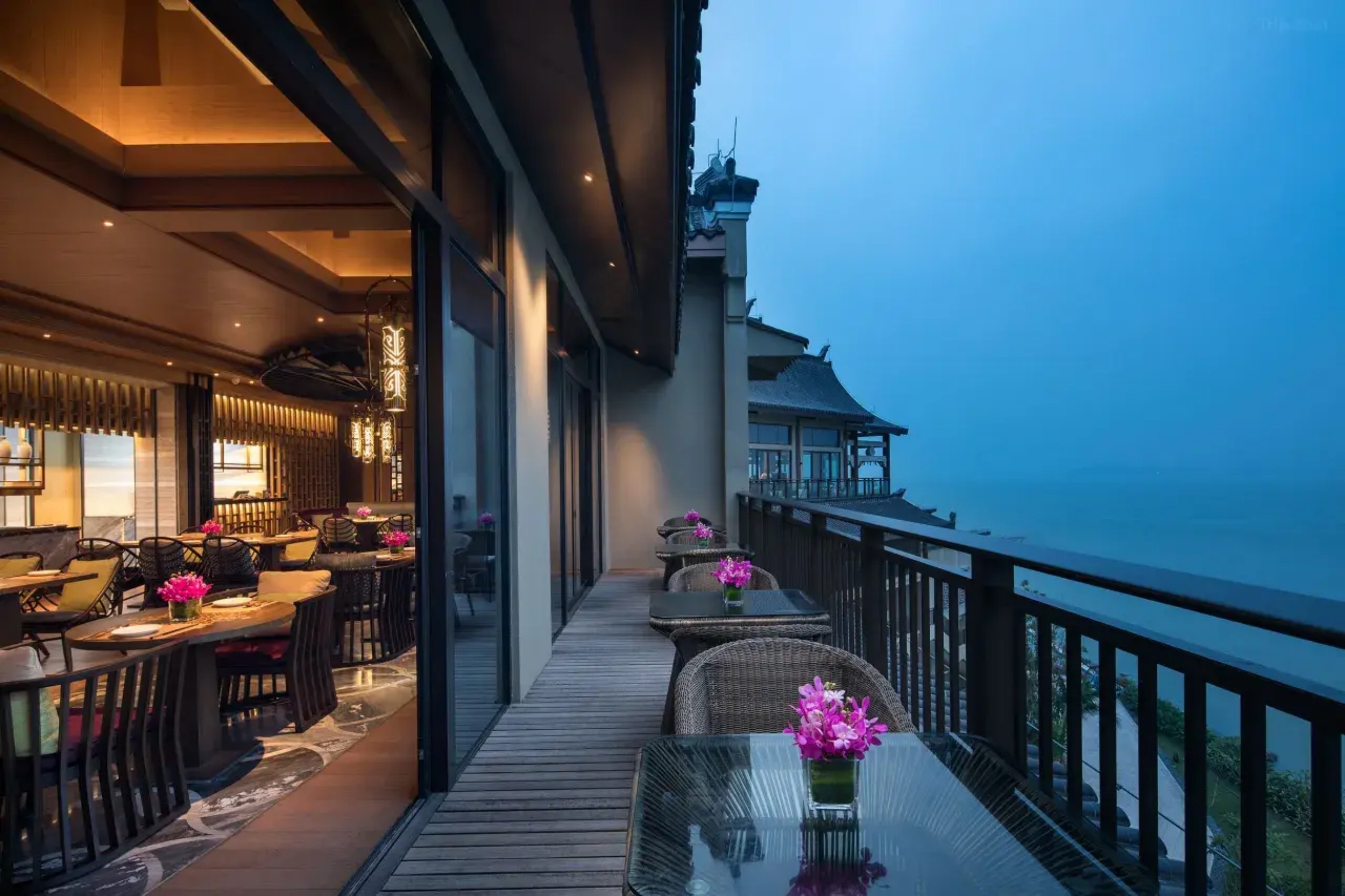 200i1600000102wti63A8_W_1280_853_R5